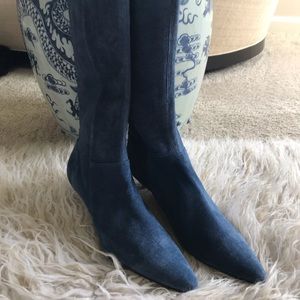 Vintage-Blue suede boots with kitten heal
